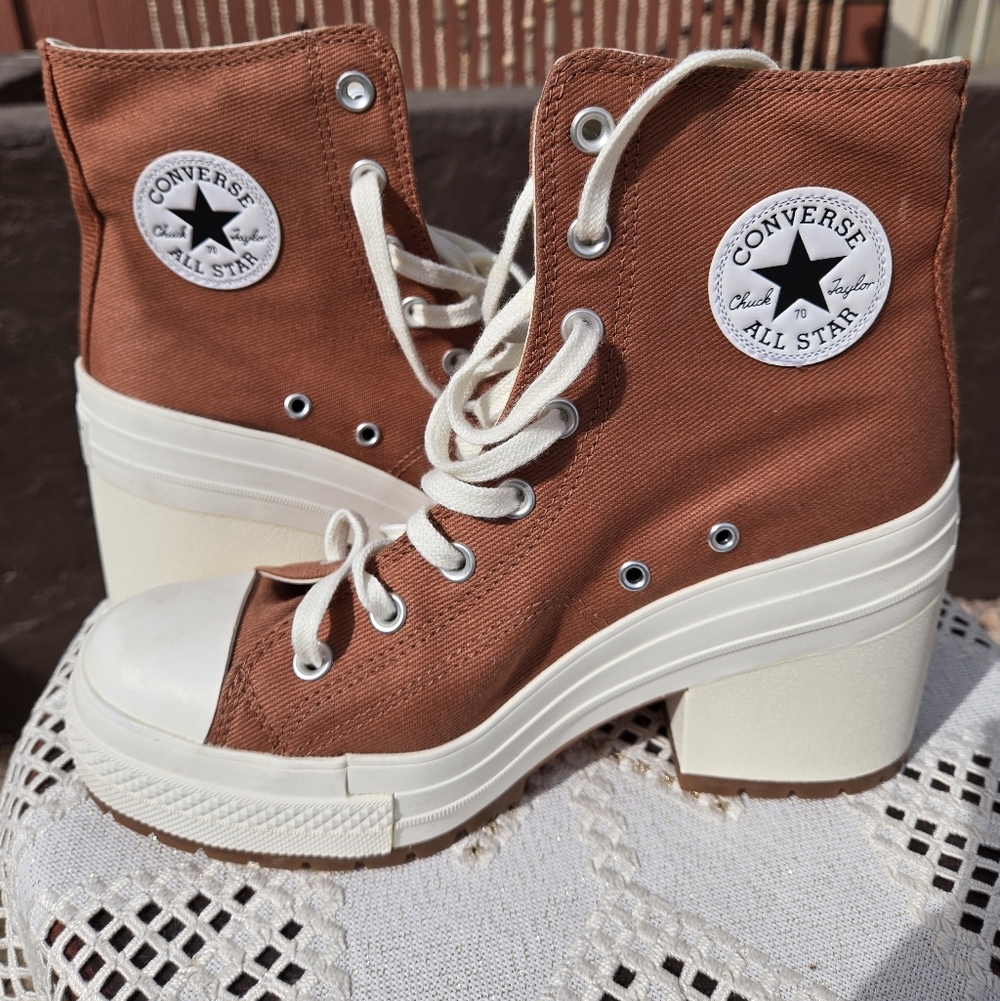 Converse Chuck 70 De Luxe Heel Shoes in Tawny Owl Canvas Color. - Picture 3 of 8